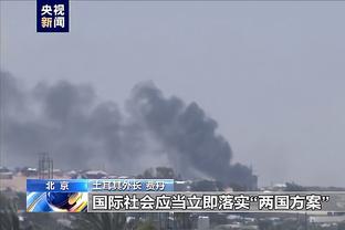 难掩激动？17岁恩德里克斩获巴西首球，赛后长时间跪地